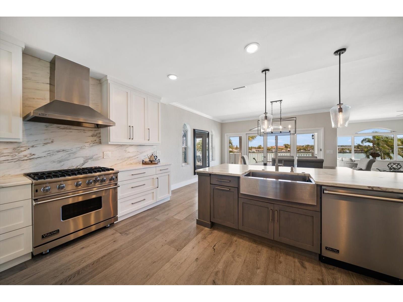 8685 E Bay Drive Treasure Island FL 33706 - BLIND PASS WATERWAY TB8487230 image7