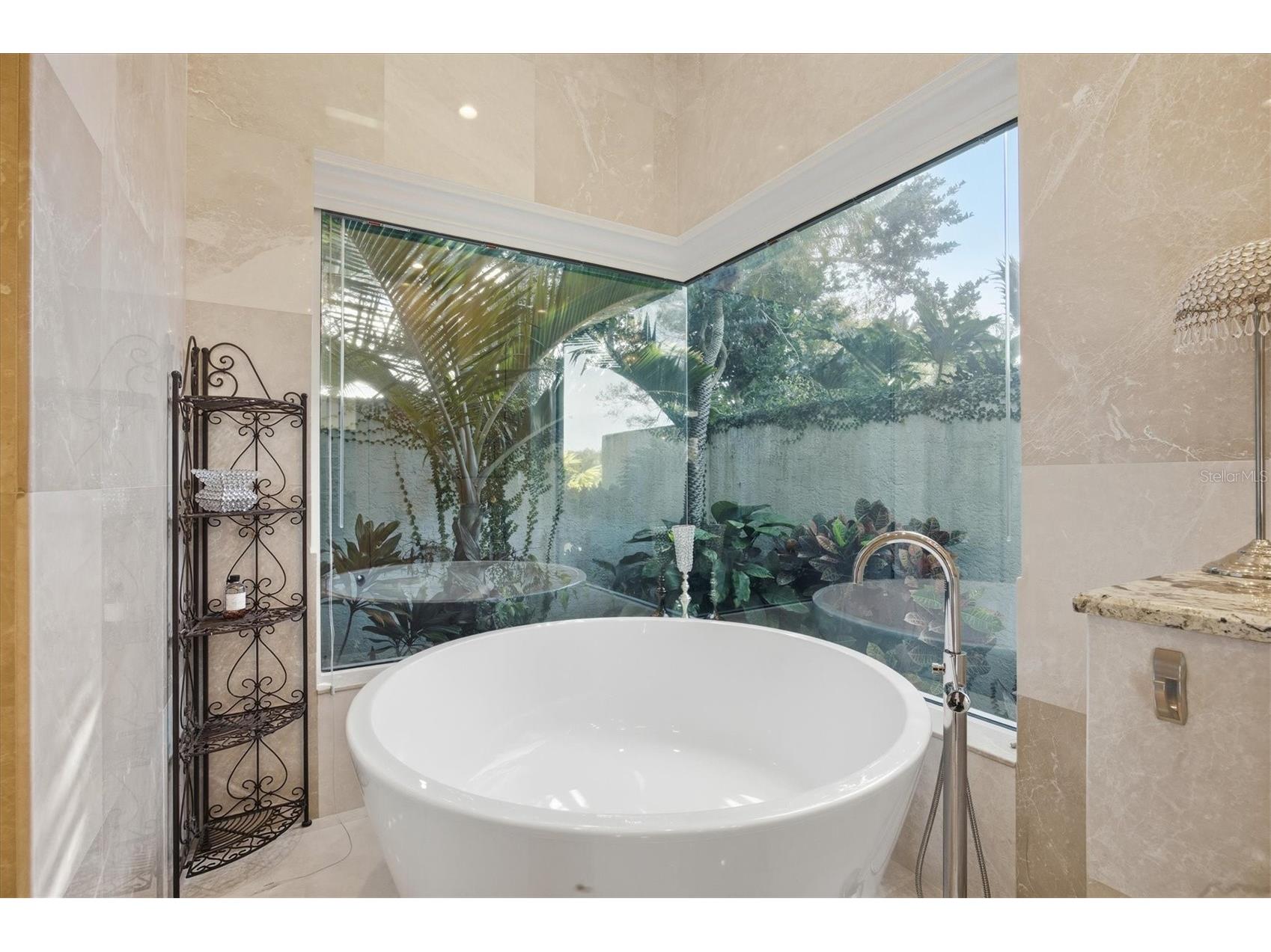 8687 Woodbriar Drive Sarasota FL 34238 A4677032 image31