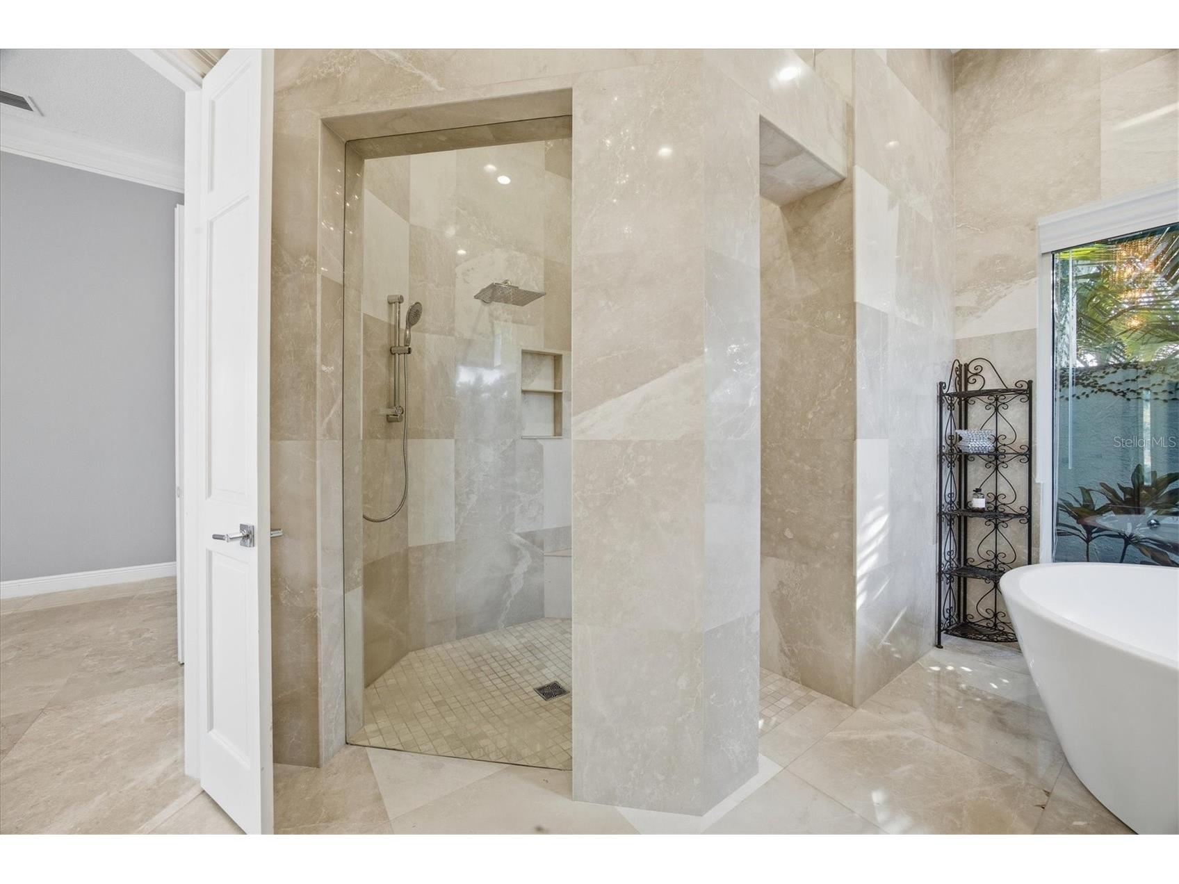 8687 Woodbriar Drive Sarasota FL 34238 A4677032 image32