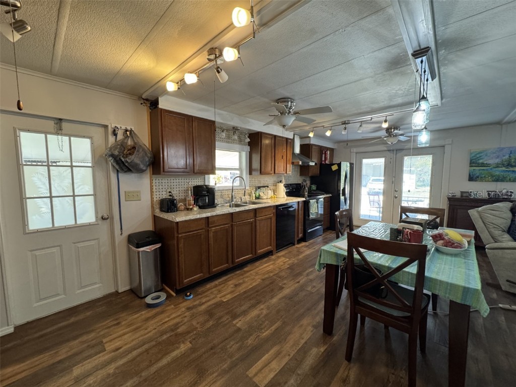 8689 Breeze Hill Drive Lake Wales FL 33898 - LAKE WALK IN WATER P4934253 image18