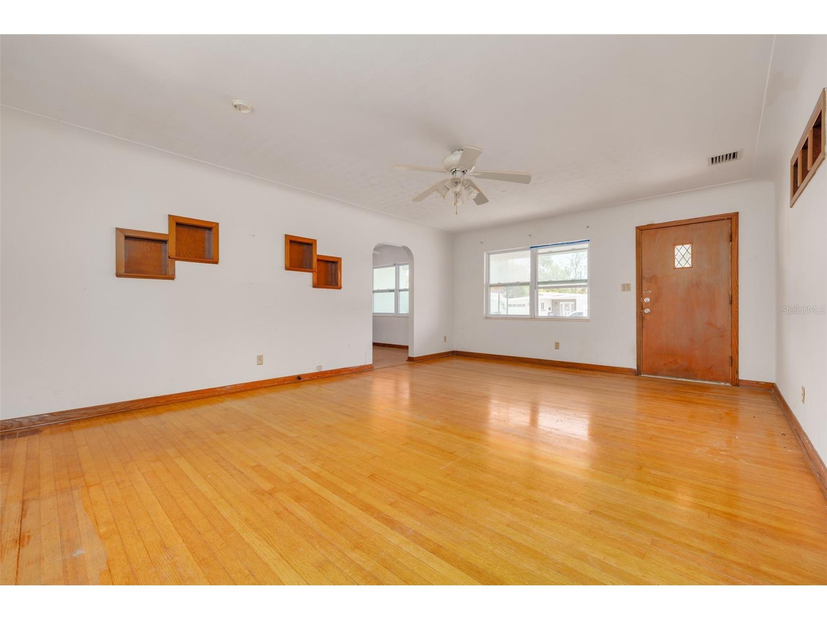 869 53rd Avenue S Saint Petersburg FL 33705 TB8526397 image3