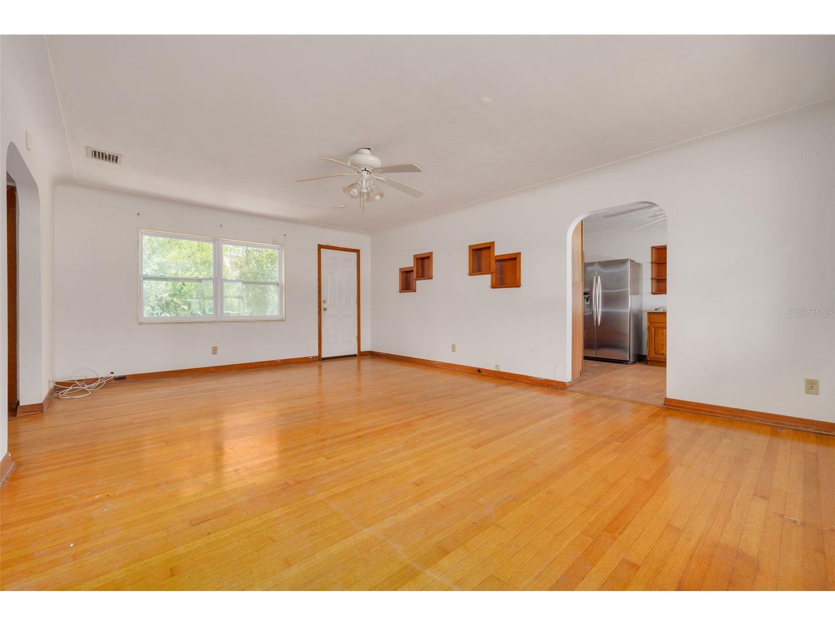 869 53rd Avenue S Saint Petersburg FL 33705 TB8526397 image4