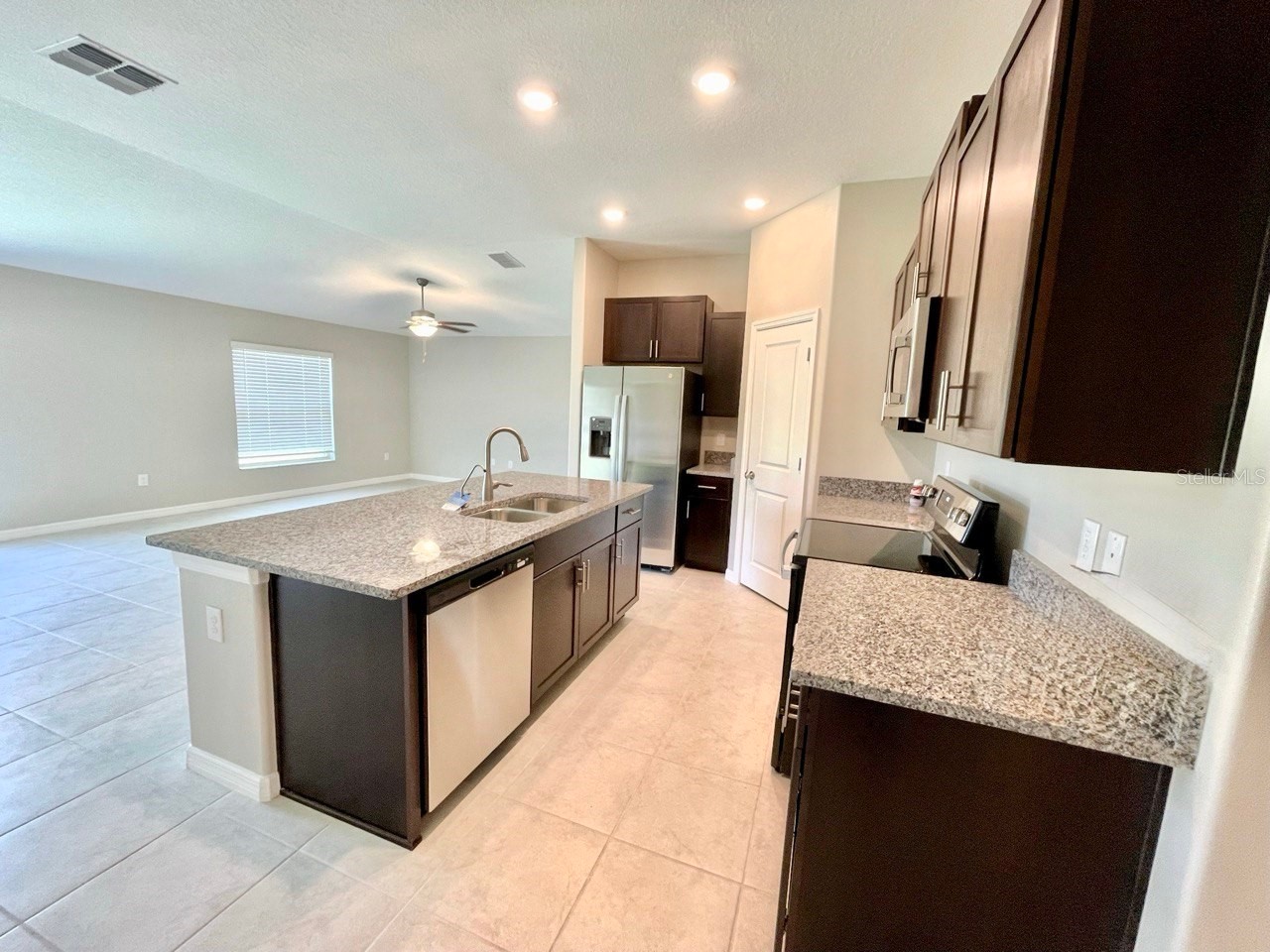 869 Anchor Bend Drive Ruskin FL 33570 TB8486601 image3