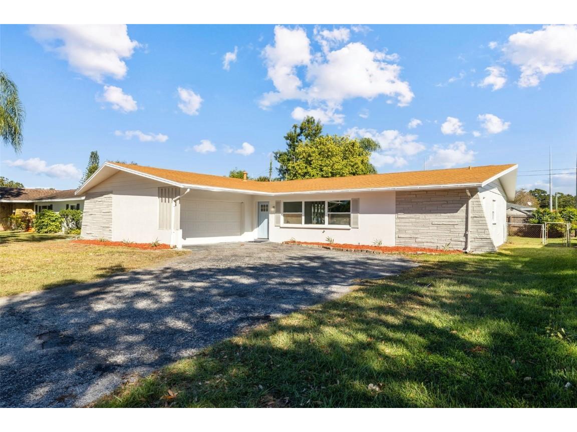 869 Deville Drive E Largo FL 33771 TB8447913 image1