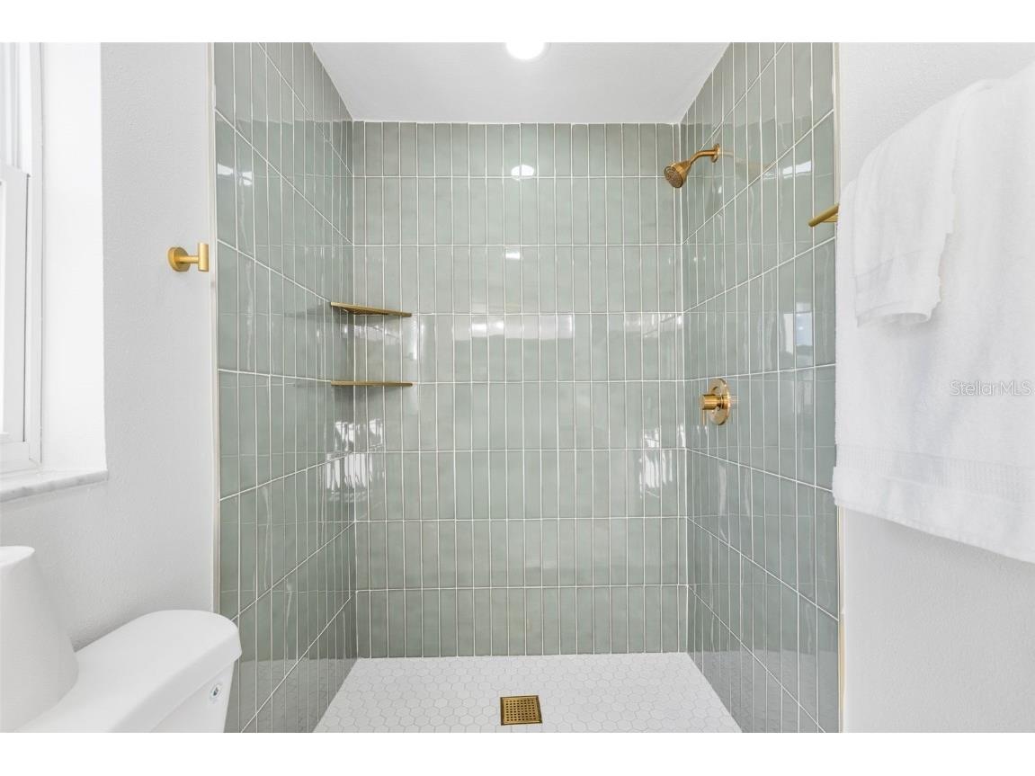 869 Deville Drive E Largo FL 33771 TB8447913 image20