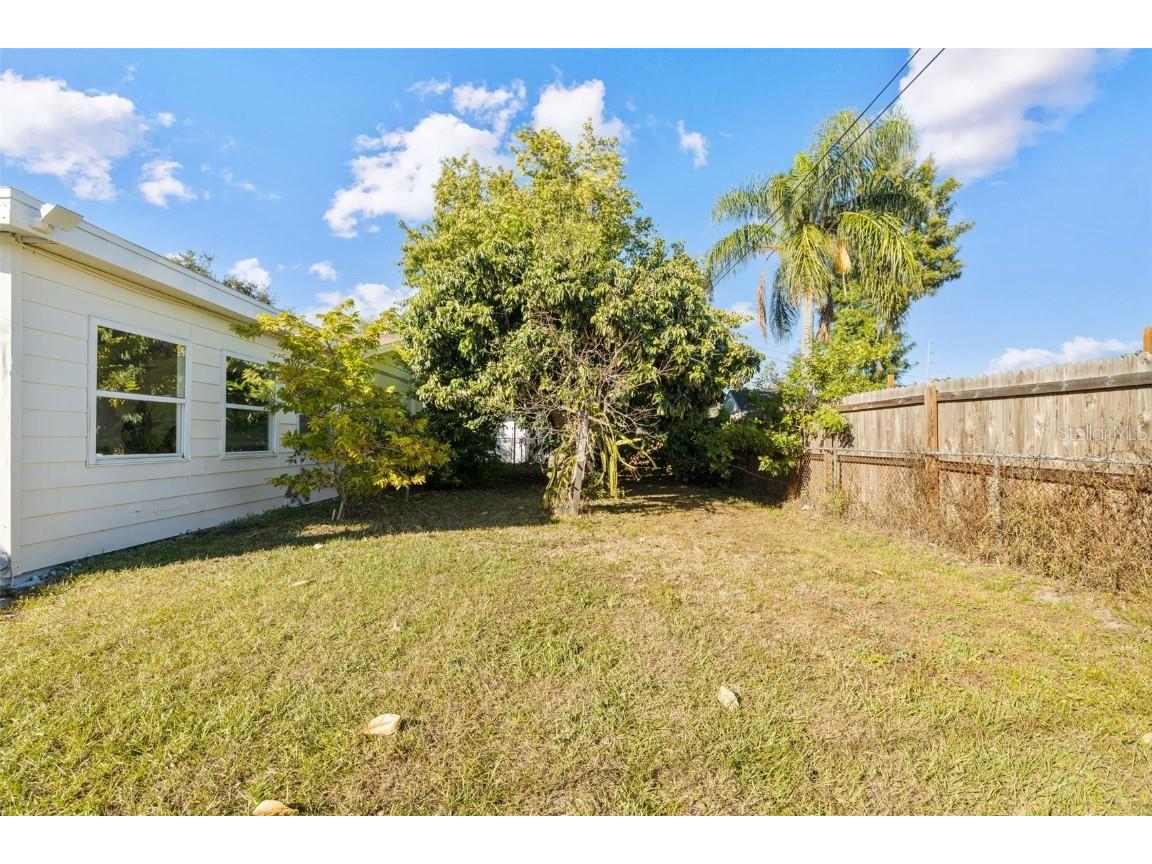 869 Deville Drive E Largo FL 33771 TB8447913 image32