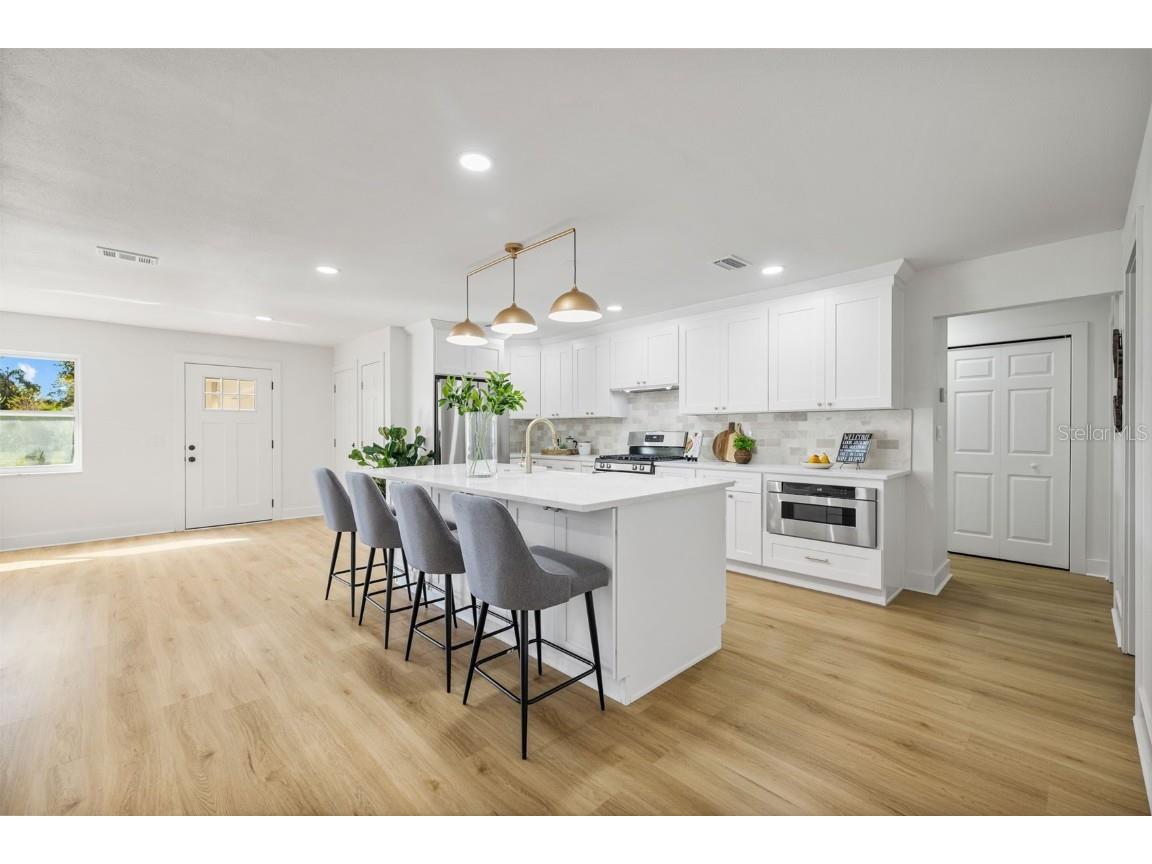 869 Deville Drive E Largo FL 33771 TB8447913 image6