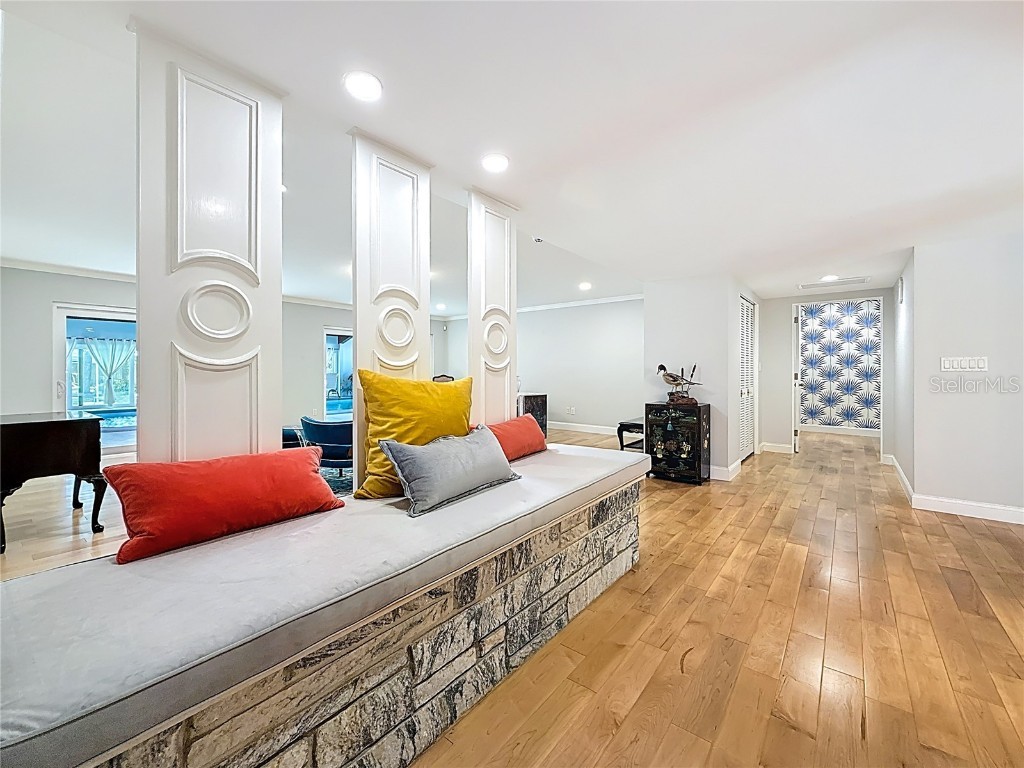 8693 15th Street N Saint Petersburg FL 33702 TB8433697 image20