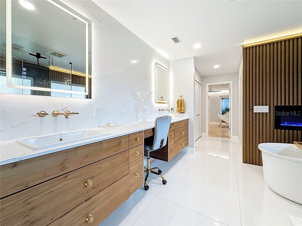 8693 15th Street N Saint Petersburg FL 33702 TB8433697 image46