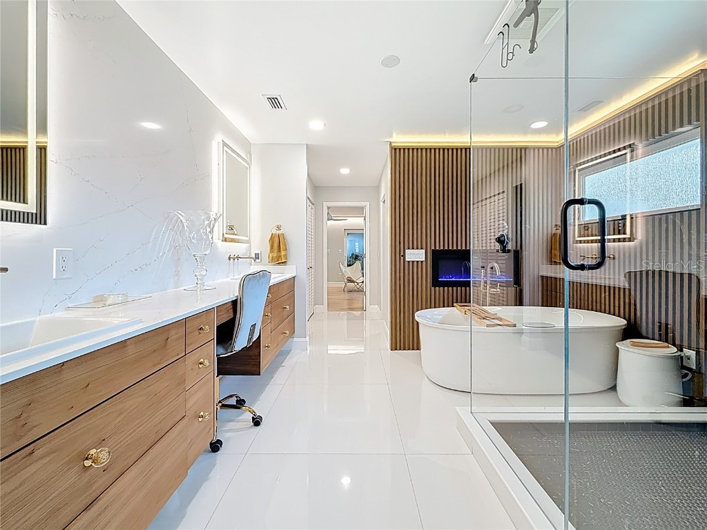 8693 15th Street N Saint Petersburg FL 33702 TB8433697 image47