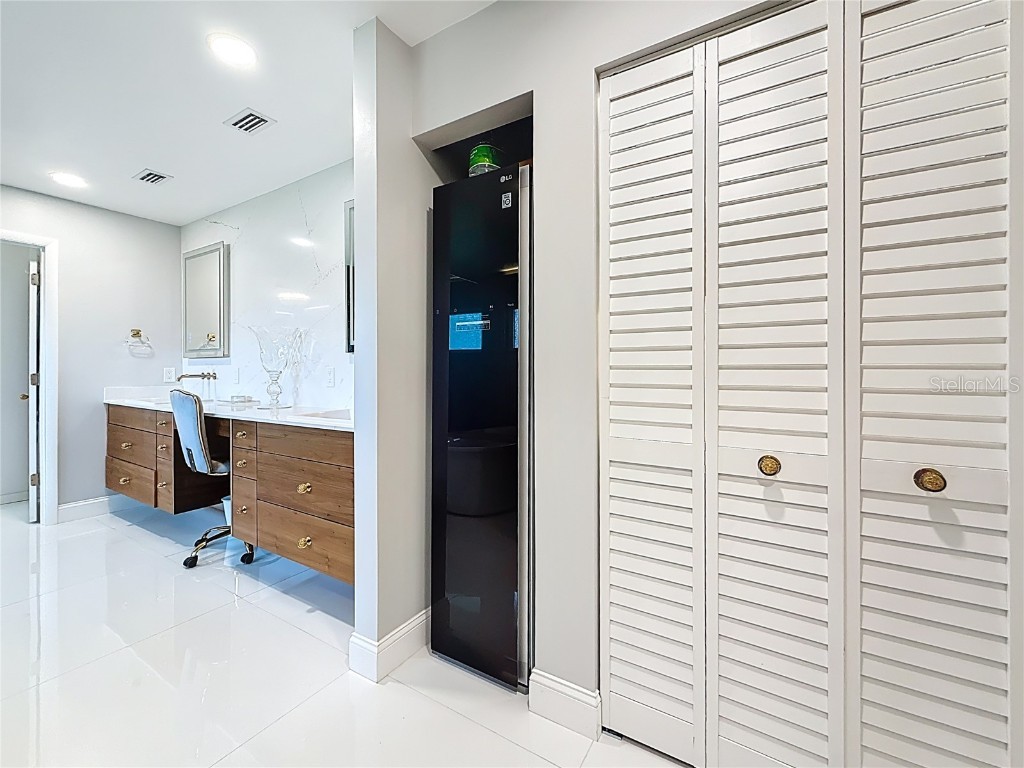 8693 15th Street N Saint Petersburg FL 33702 TB8433697 image54