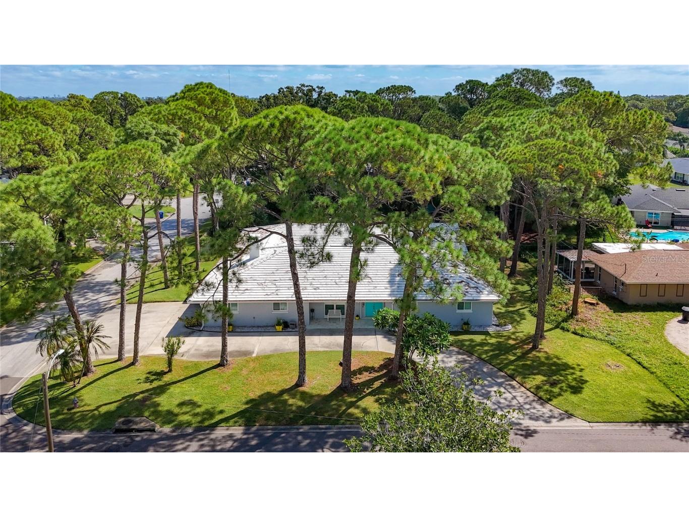 8693 15th Street N Saint Petersburg FL 33702 TB8438087 image2