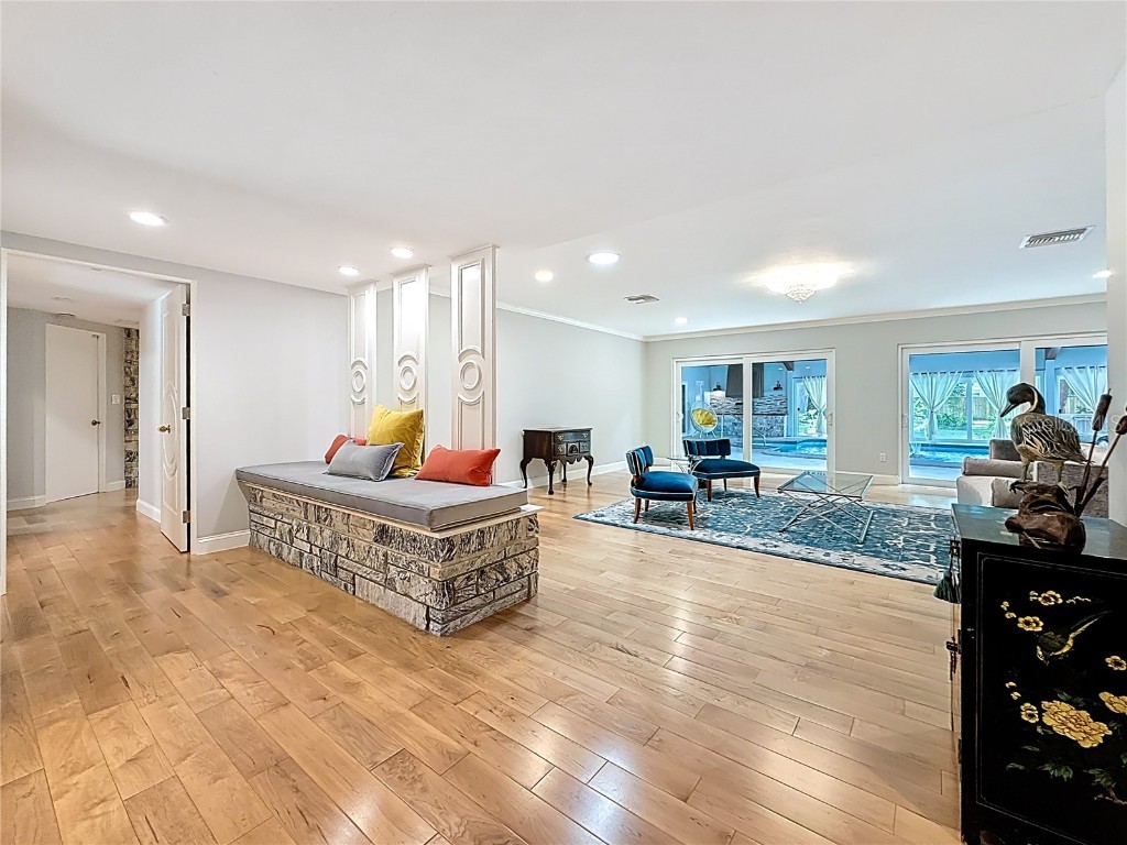 8693 15th Street N Saint Petersburg FL 33702 TB8438087 image21