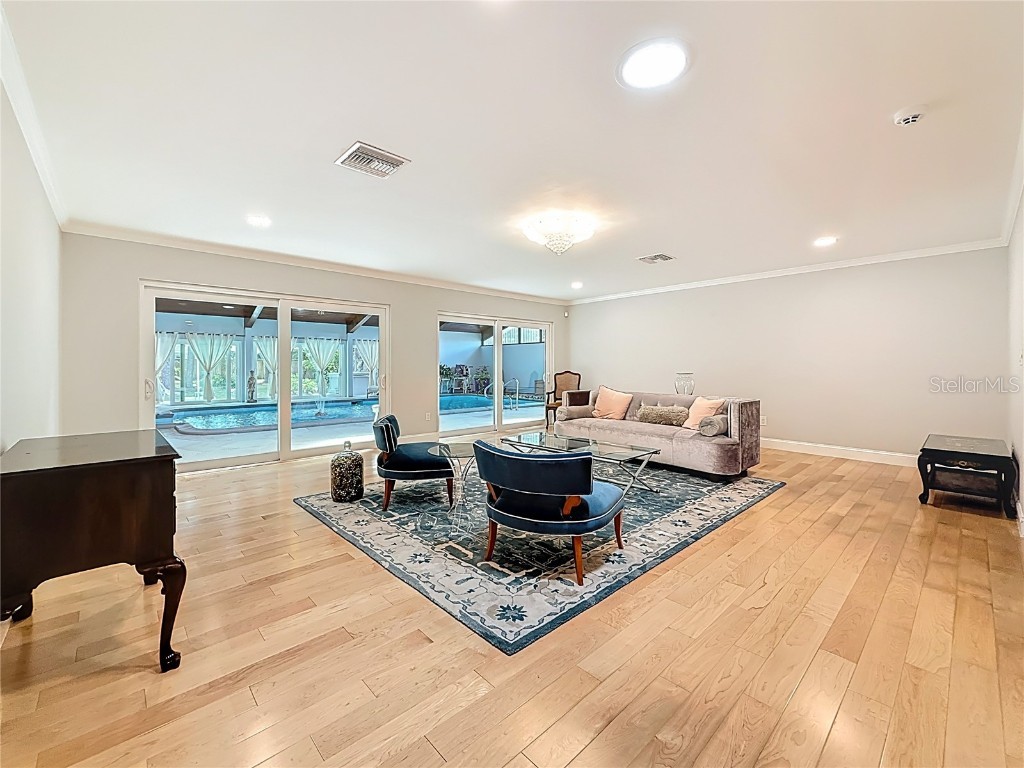 8693 15th Street N Saint Petersburg FL 33702 TB8438087 image22