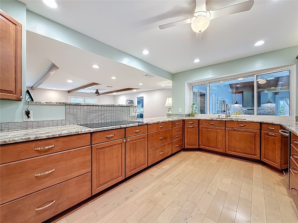 8693 15th Street N Saint Petersburg FL 33702 TB8438087 image33