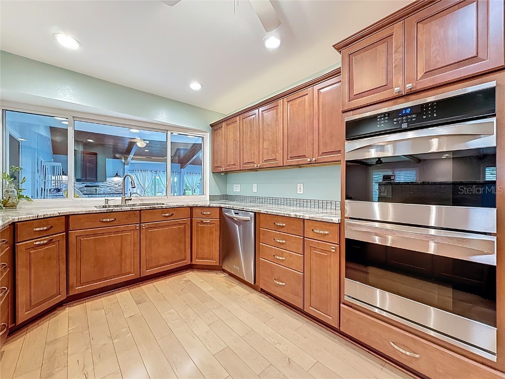 8693 15th Street N Saint Petersburg FL 33702 TB8438087 image34