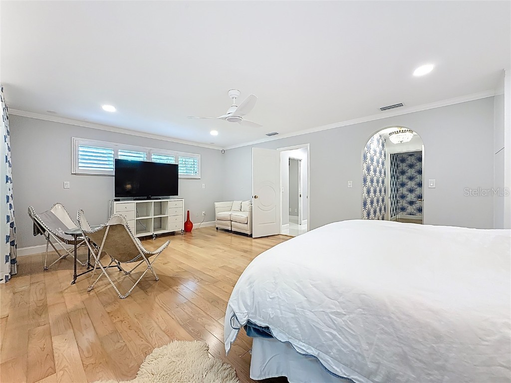 8693 15th Street N Saint Petersburg FL 33702 TB8438087 image45