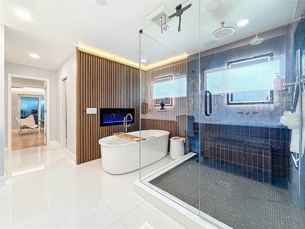 8693 15th Street N Saint Petersburg FL 33702 TB8438087 image50