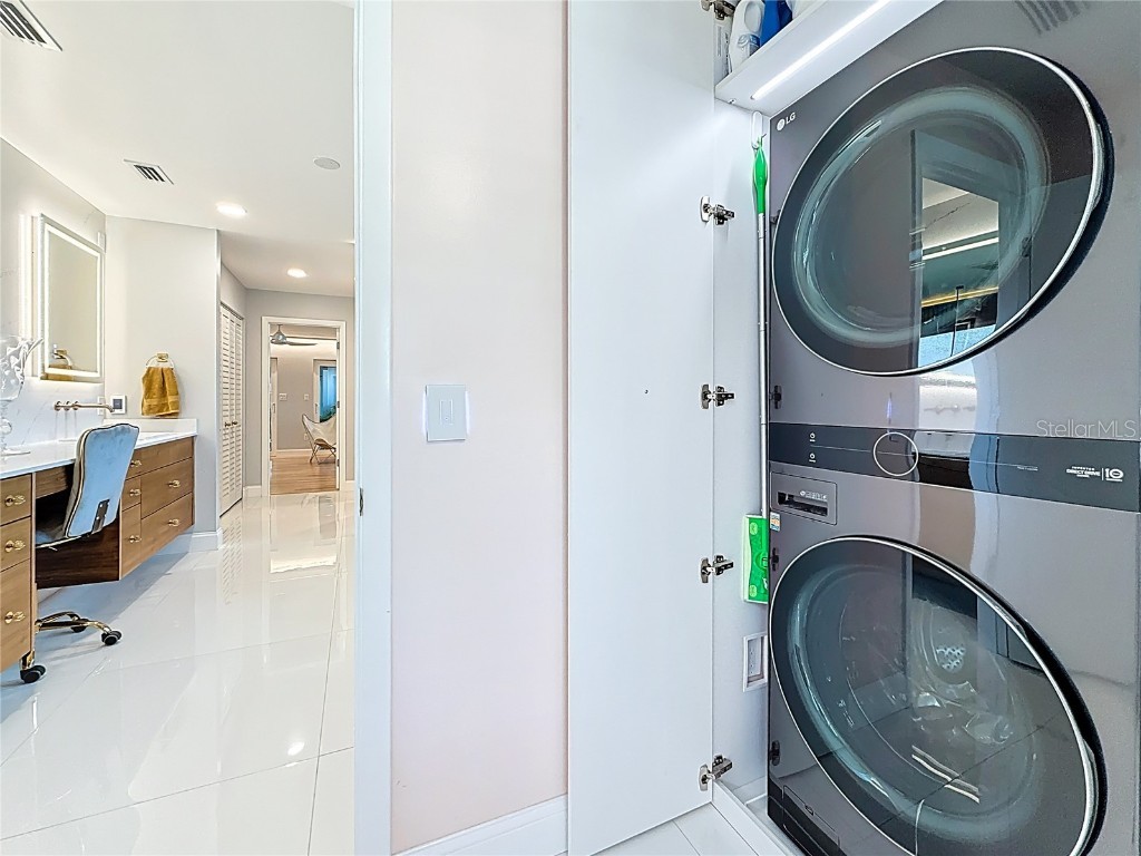 8693 15th Street N Saint Petersburg FL 33702 TB8438087 image59