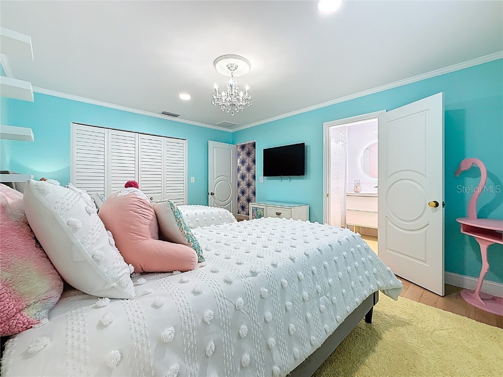 8693 15th Street N Saint Petersburg FL 33702 TB8438087 image60