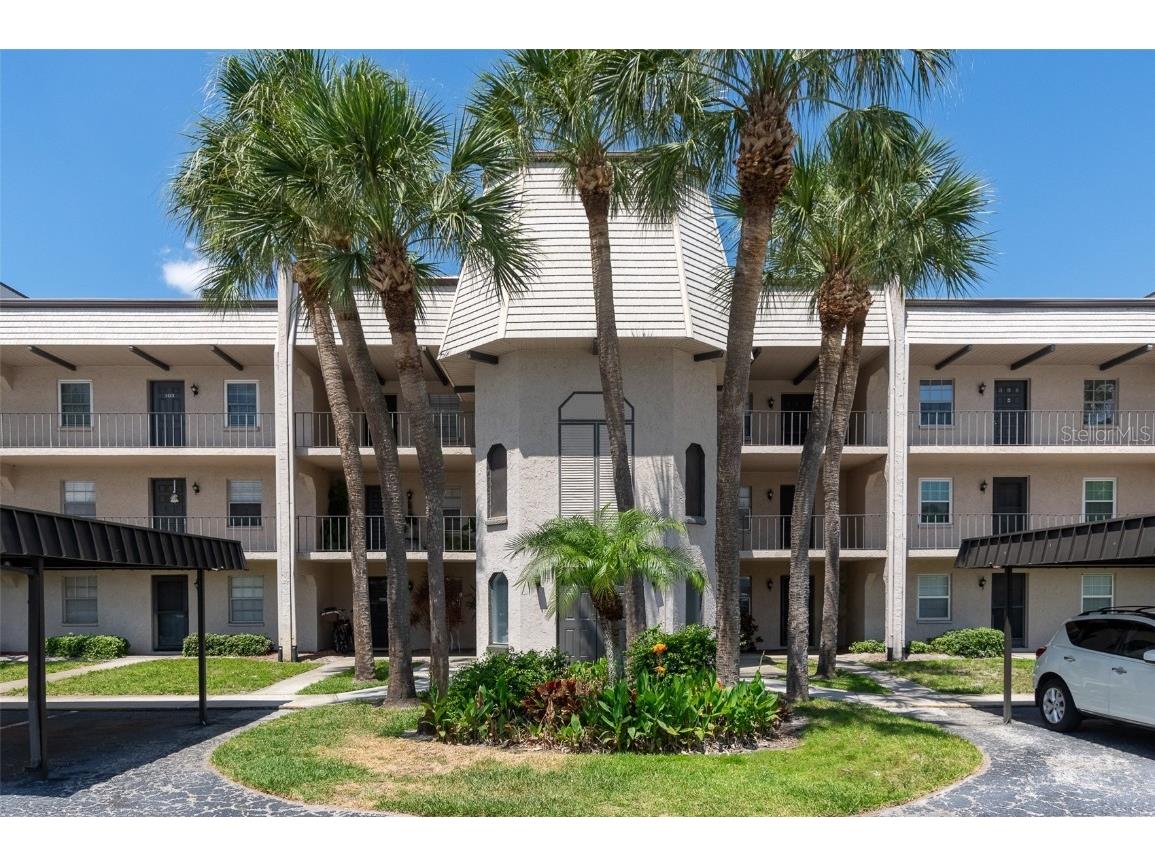 8693 Bardmoor Boulevard #304B Seminole FL 33777 U8199825 image1