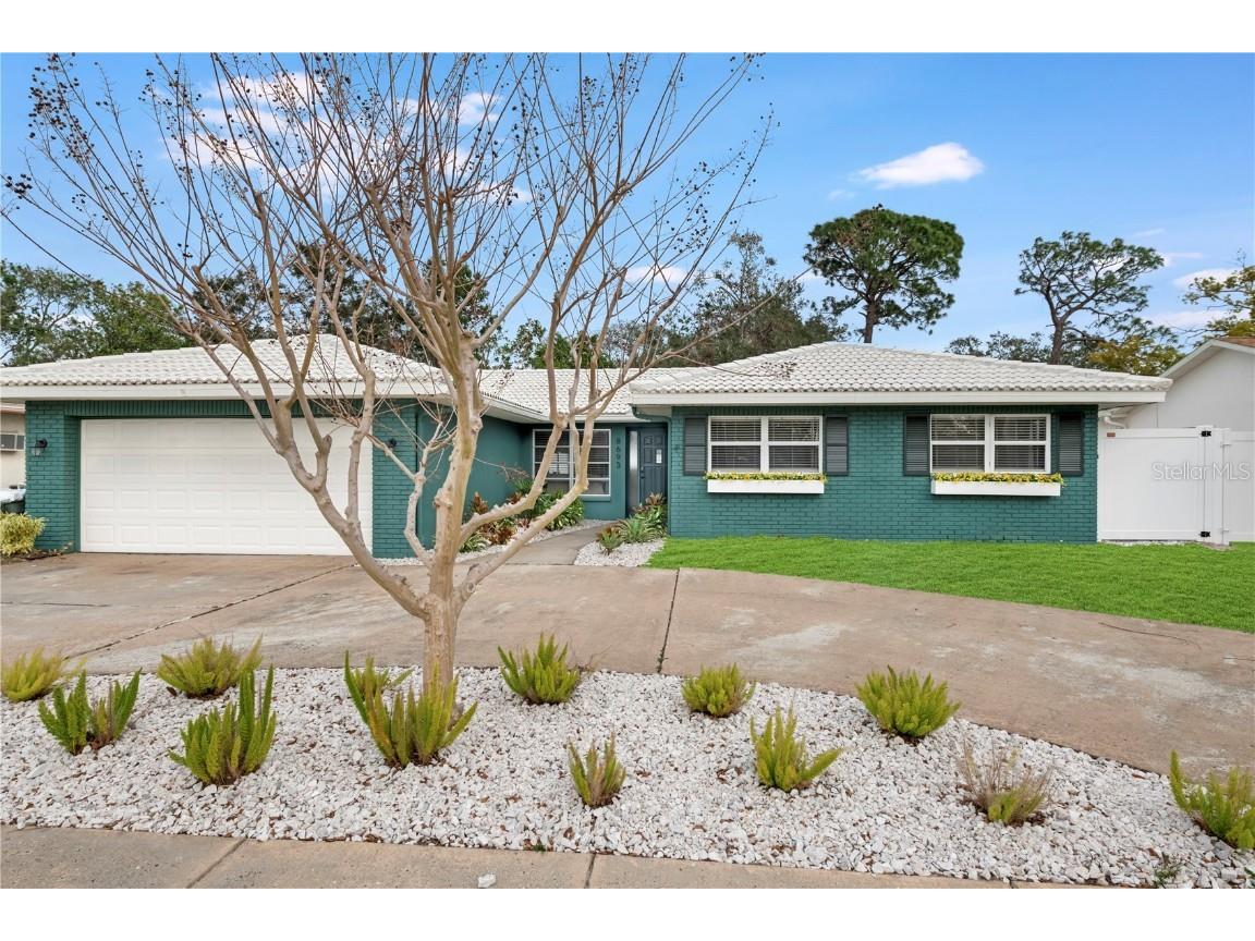 8693 Pinetree Drive E Seminole FL 33772 TB8444407 image1