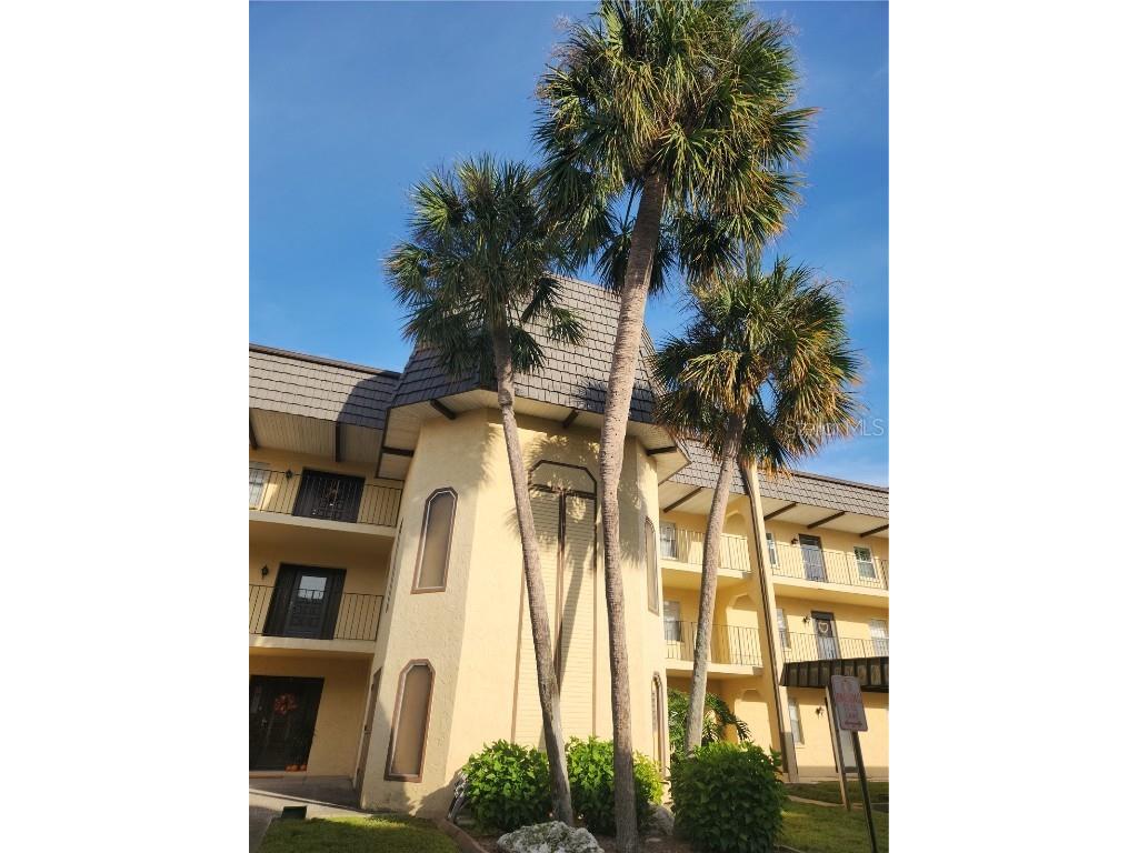 8699 Bardmoor Boulevard #301 Seminole FL 33777 U8218397 image1