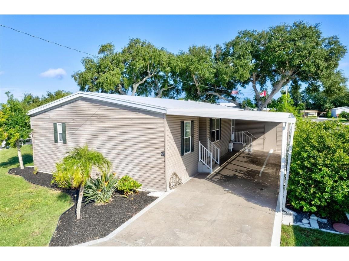 87 Lakeview Drive Palmetto FL 34221 A4622069 image1