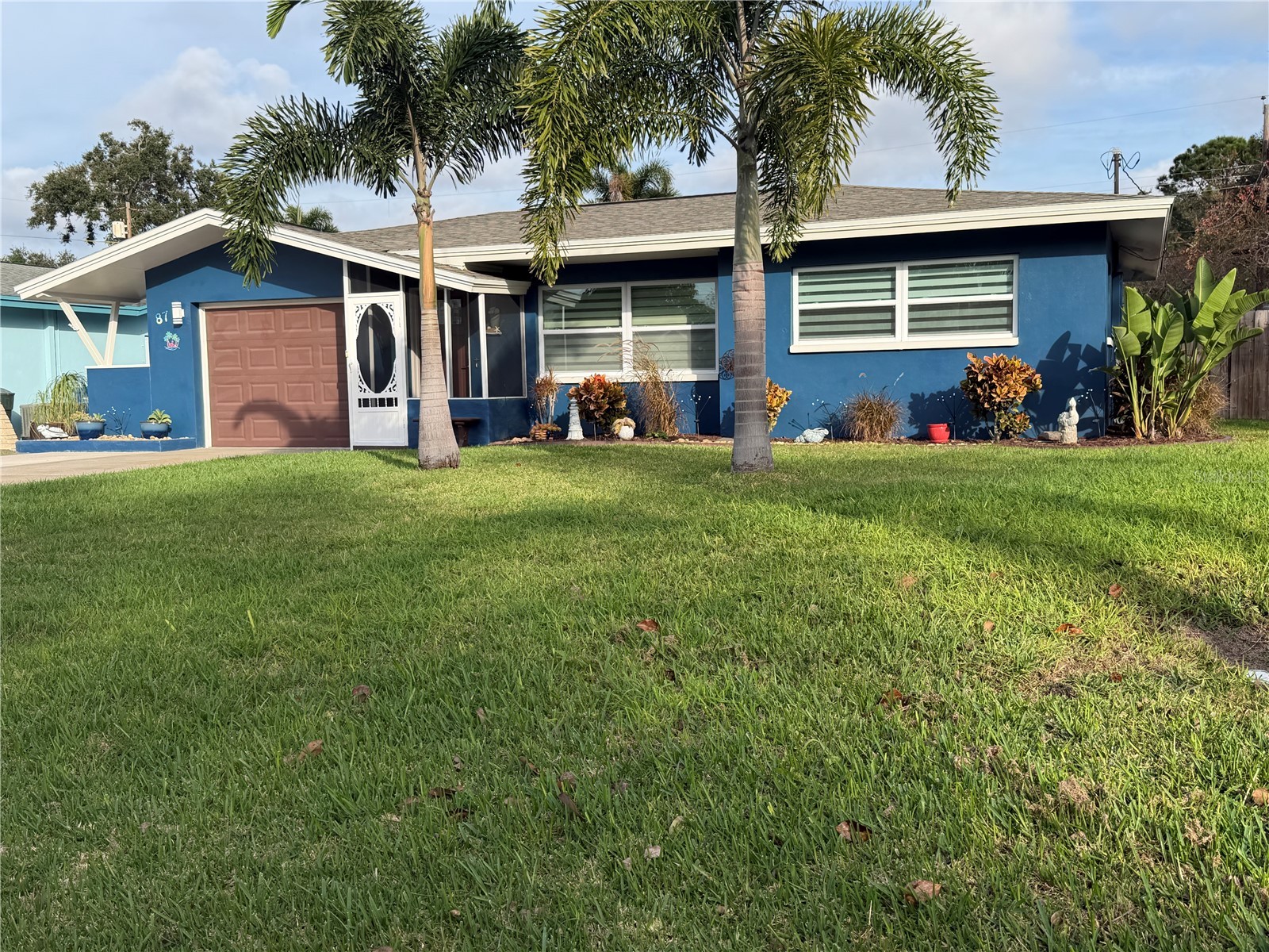 87 Oakwood Drive Dunedin FL 34698 TB8457793 image1