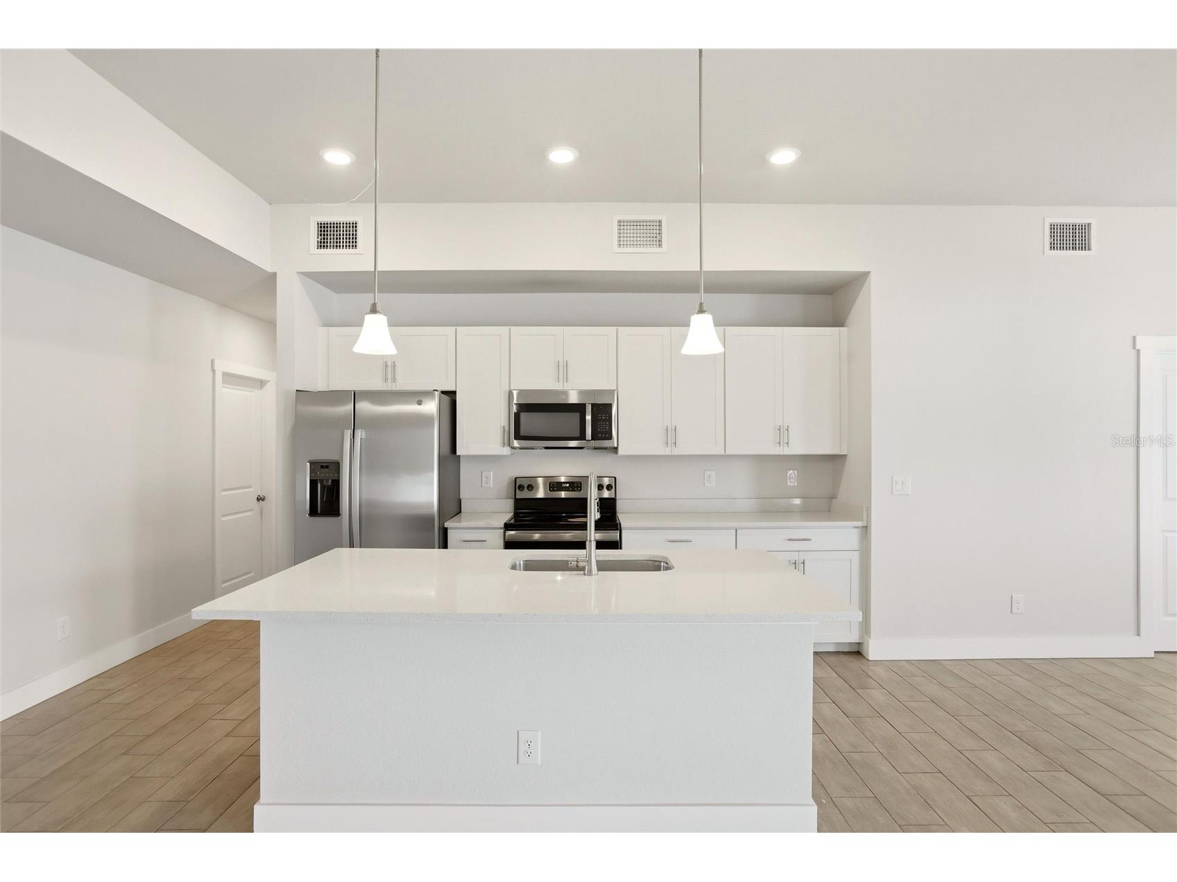 870 Columbia Street Port Charlotte FL 33948 C7525405 image4