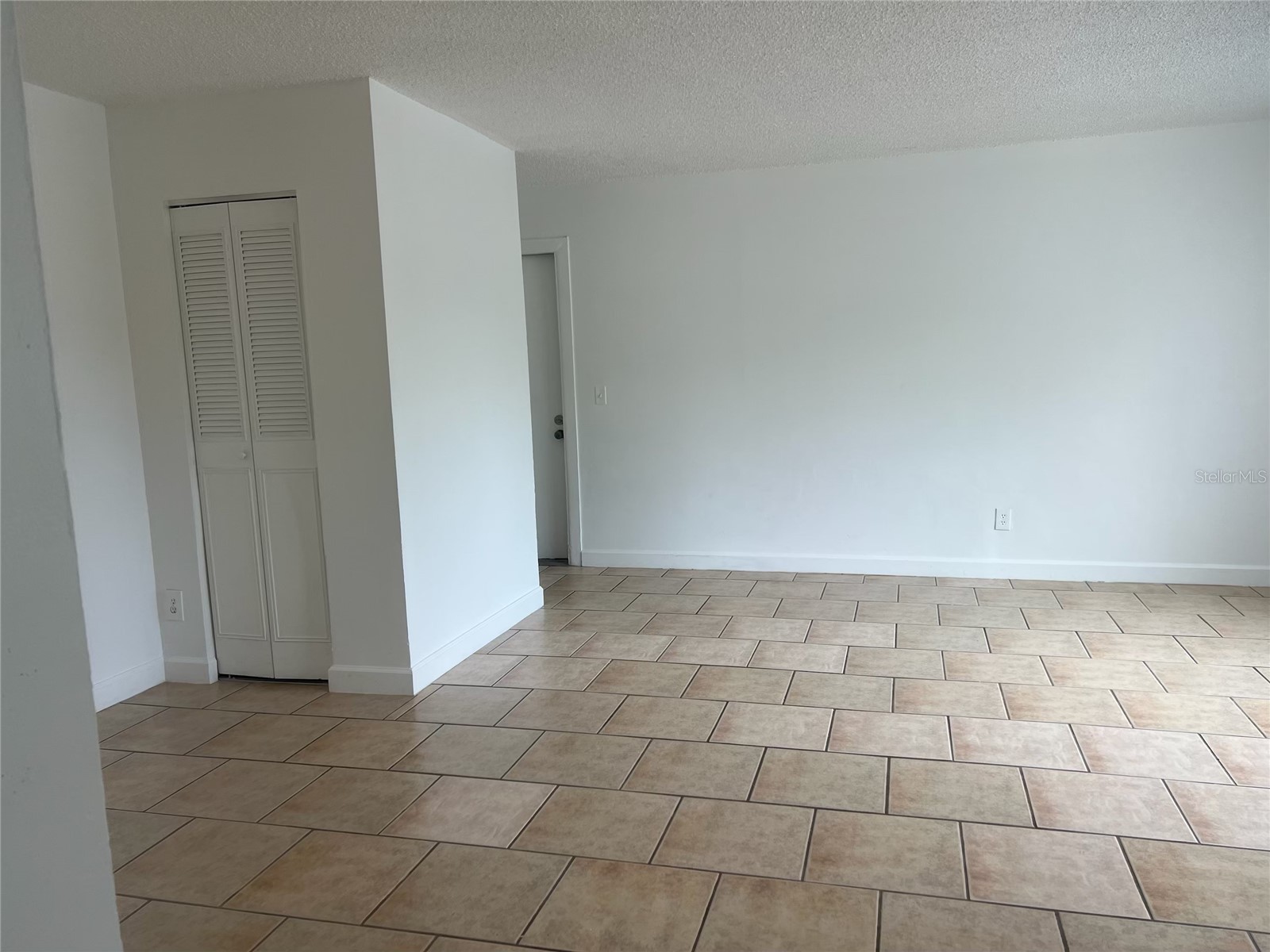 8701 4th Street N #105 Saint Petersburg FL 33702 TB8526539 image8