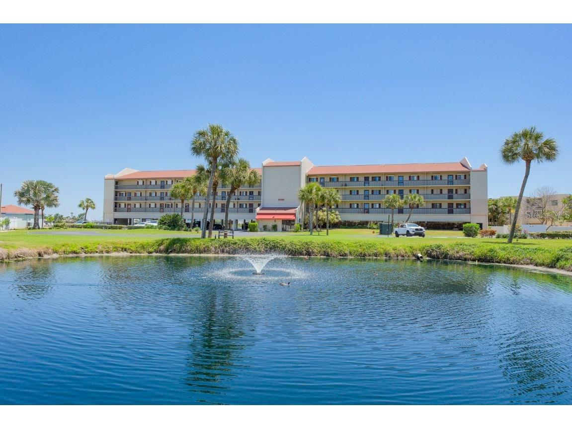 8701 Blind Pass Road #102B Saint Petersburg FL 33706 U8239208 image1