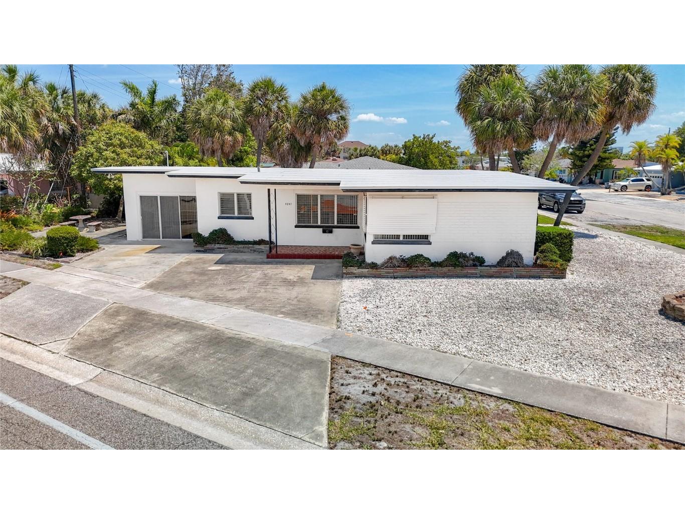 8701 Gulf Boulevard Saint Pete Beach FL 33706 G5091621 image1