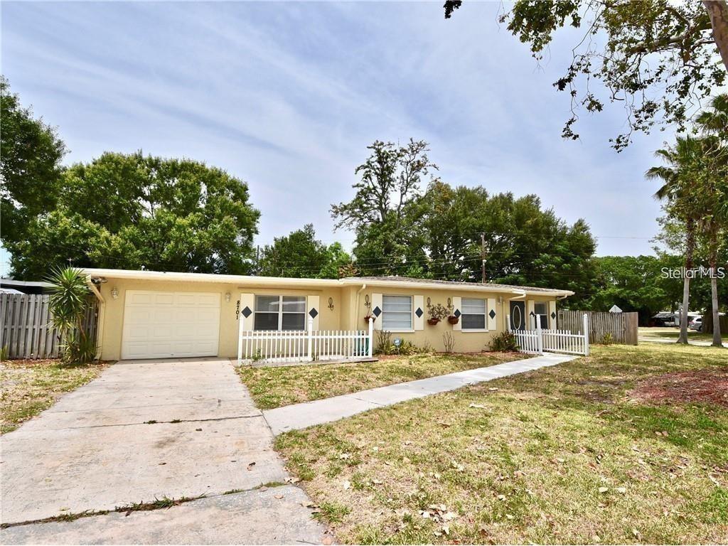 8701 Magnolia Drive Seminole FL 33777 U8212553 image1