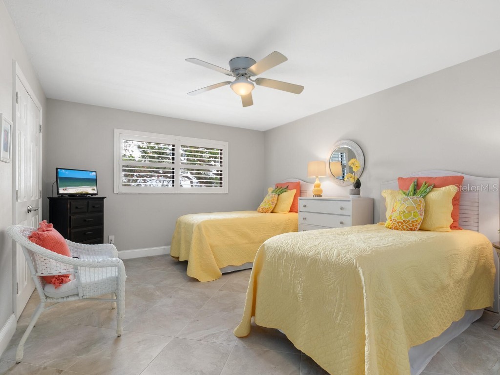 8701 Midnight Pass Road #104 Sarasota FL 34242 - LITTLE SARASOTA BAY A4657368 image22