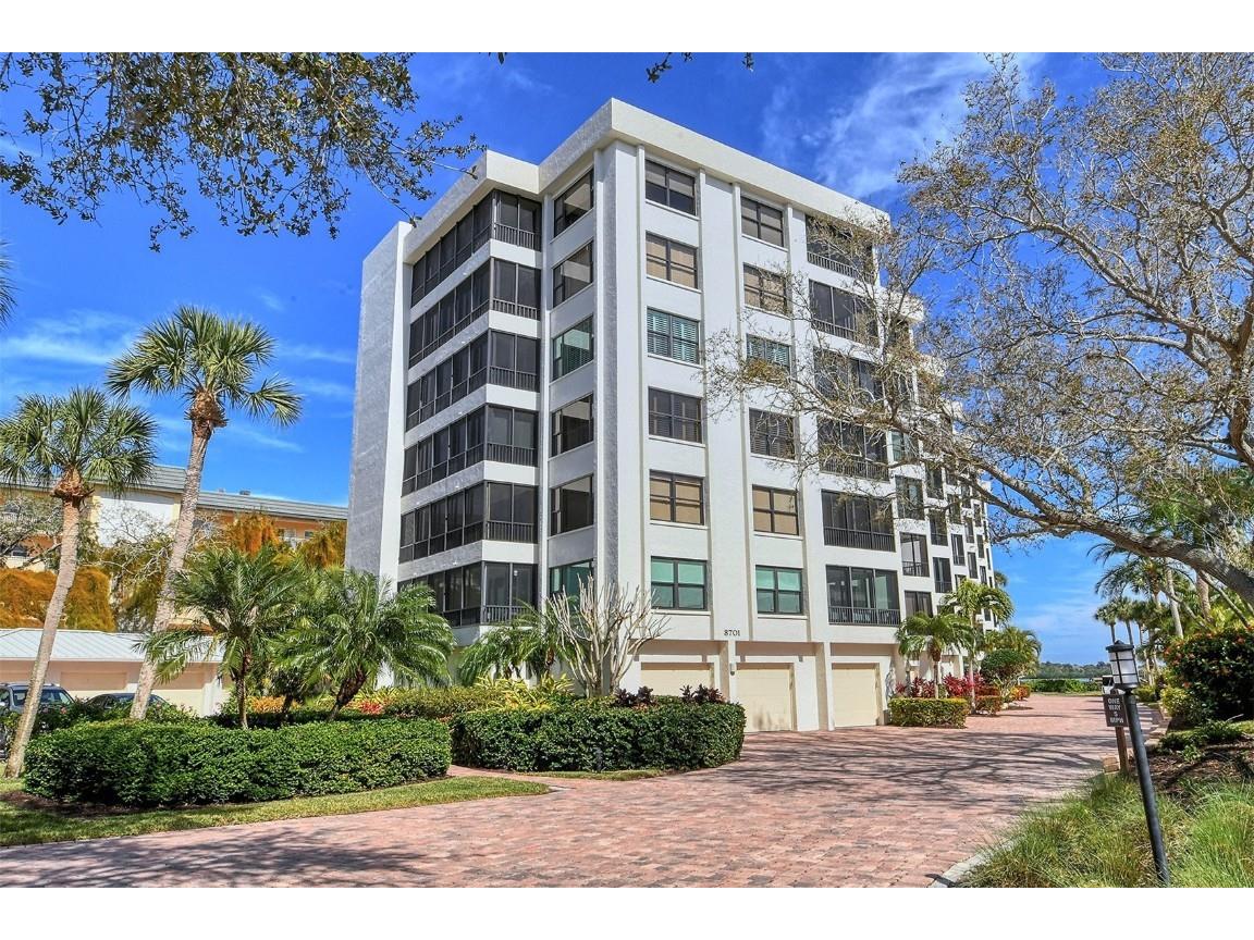8701 Midnight Pass Road #506A Sarasota FL 34242 - INTER-COASTAL WATERWAY A4598112 image1