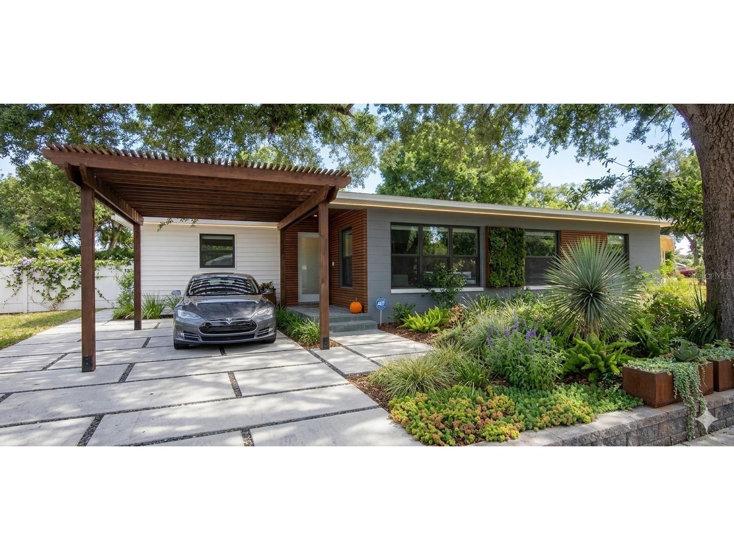 8702 Beverly Drive Tampa FL 33617 TB8516197 image1