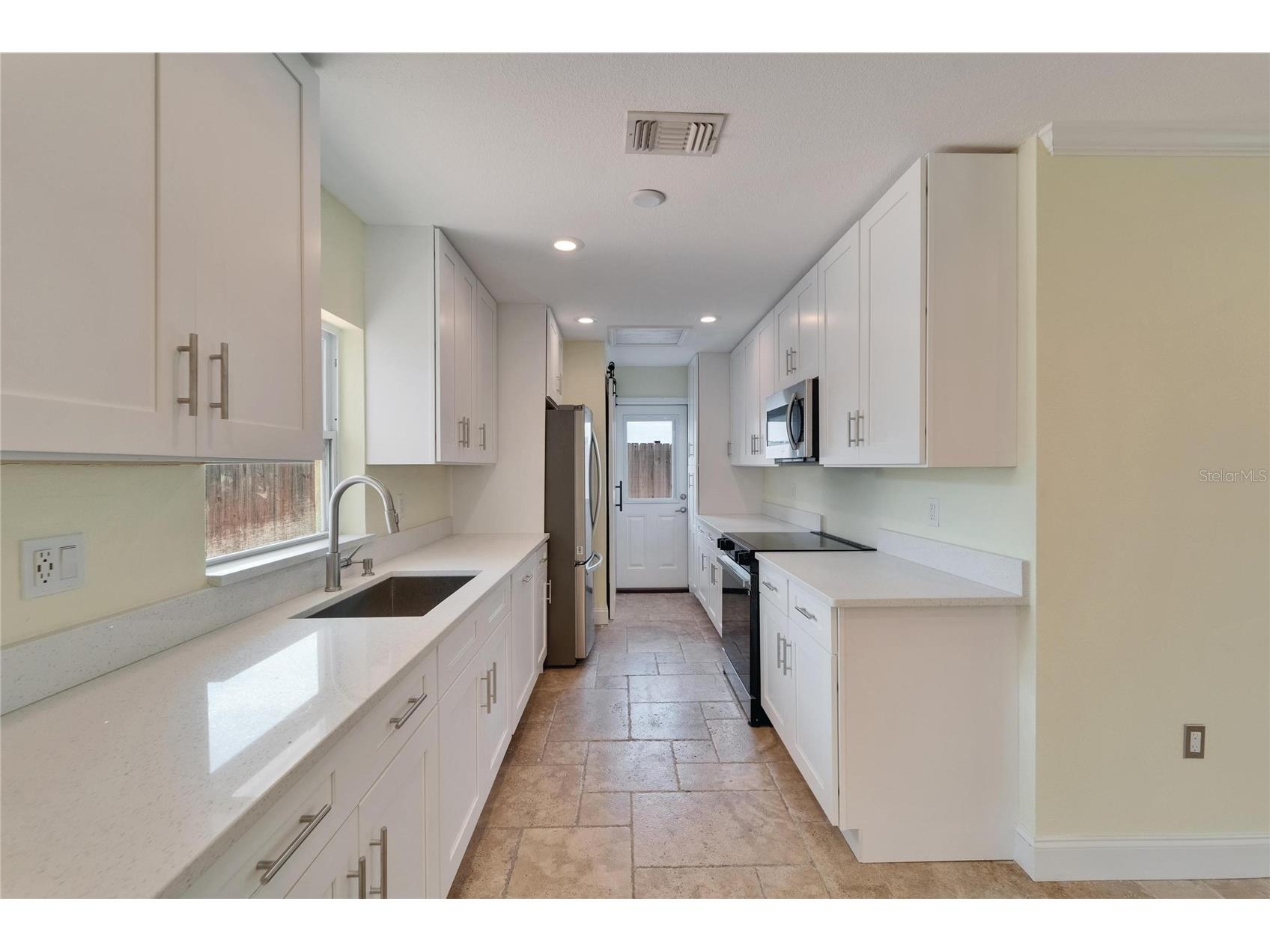 8702 Driftwood Drive Tampa FL 33615 TB8519308 image15