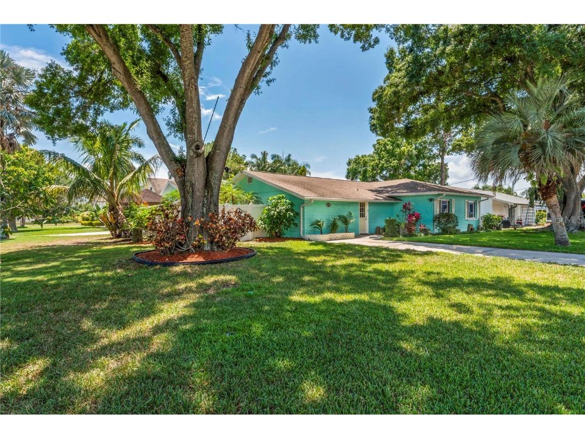 8702 Thornwood Lane Tampa FL 33615 T3448092 image1
