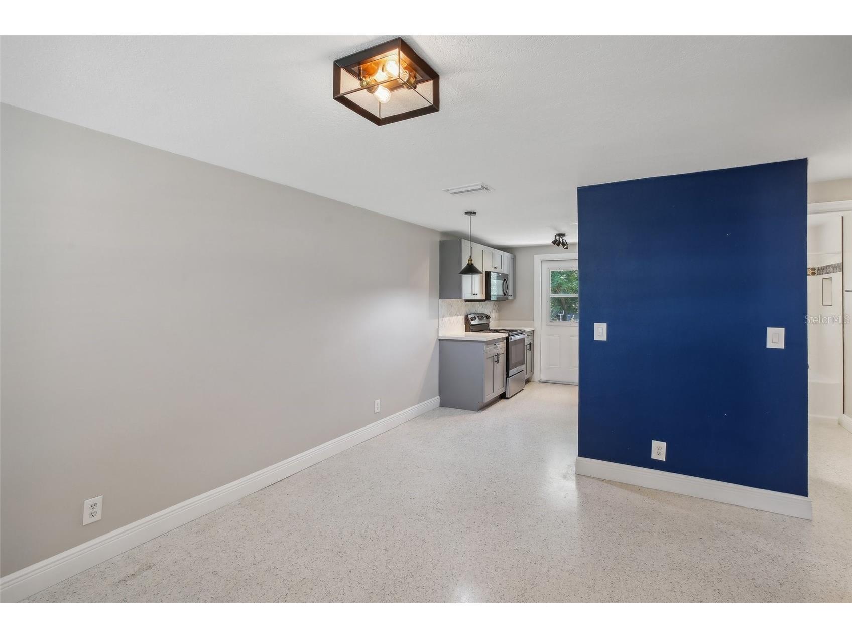 8703 Navajo Avenue Tampa FL 33637 TB8507396 image23