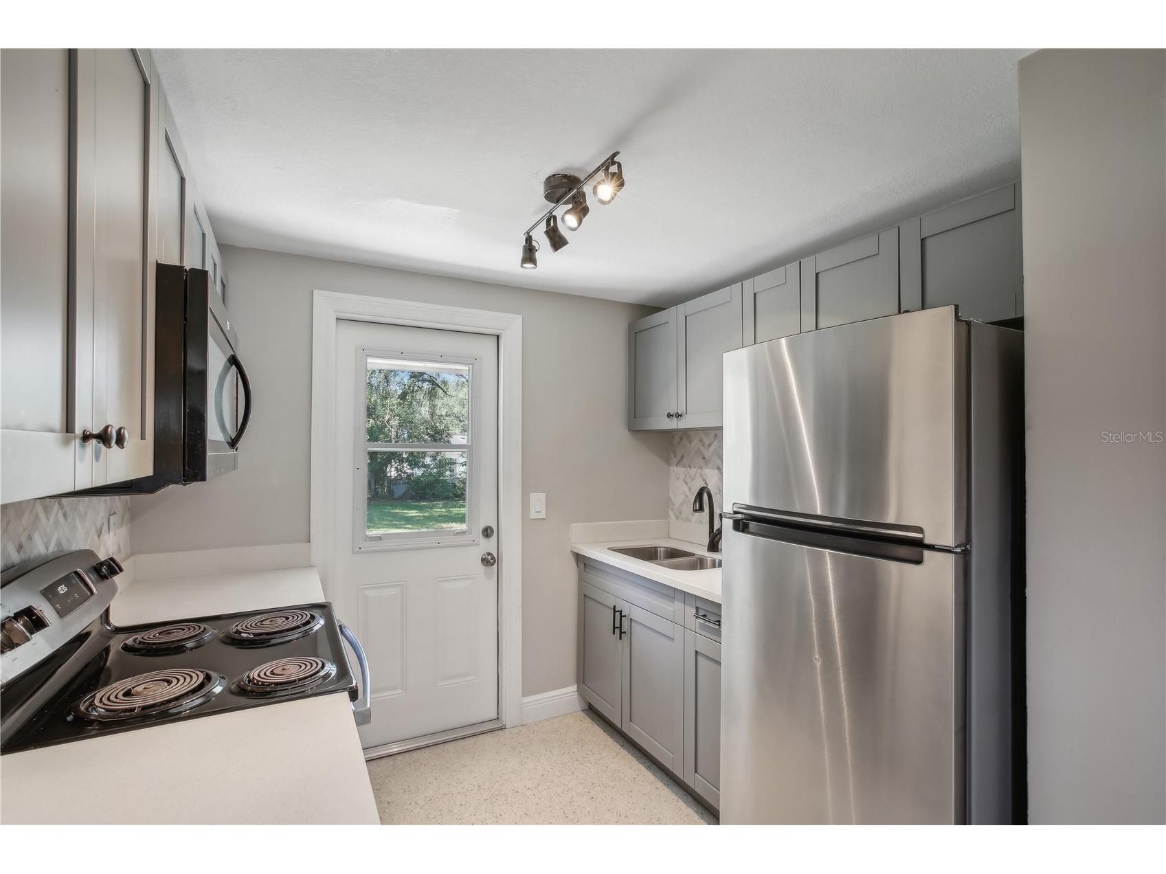 8703 Navajo Avenue Tampa FL 33637 TB8507396 image24