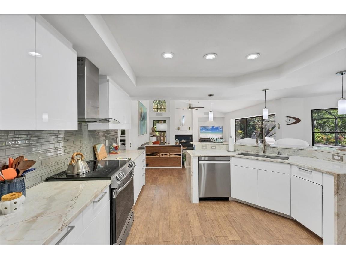 8704 Misty Creek Drive Sarasota FL 34241 A4668151 image18