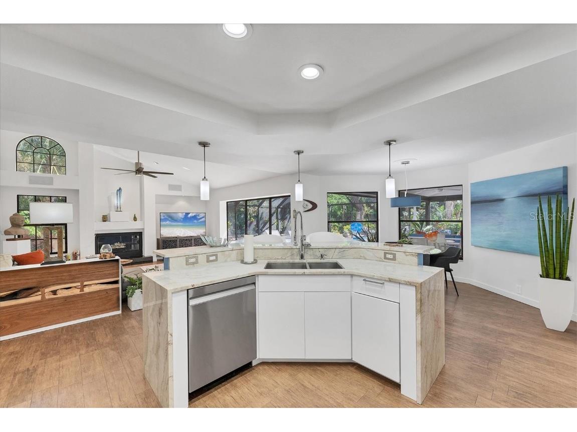 8704 Misty Creek Drive Sarasota FL 34241 A4668151 image19