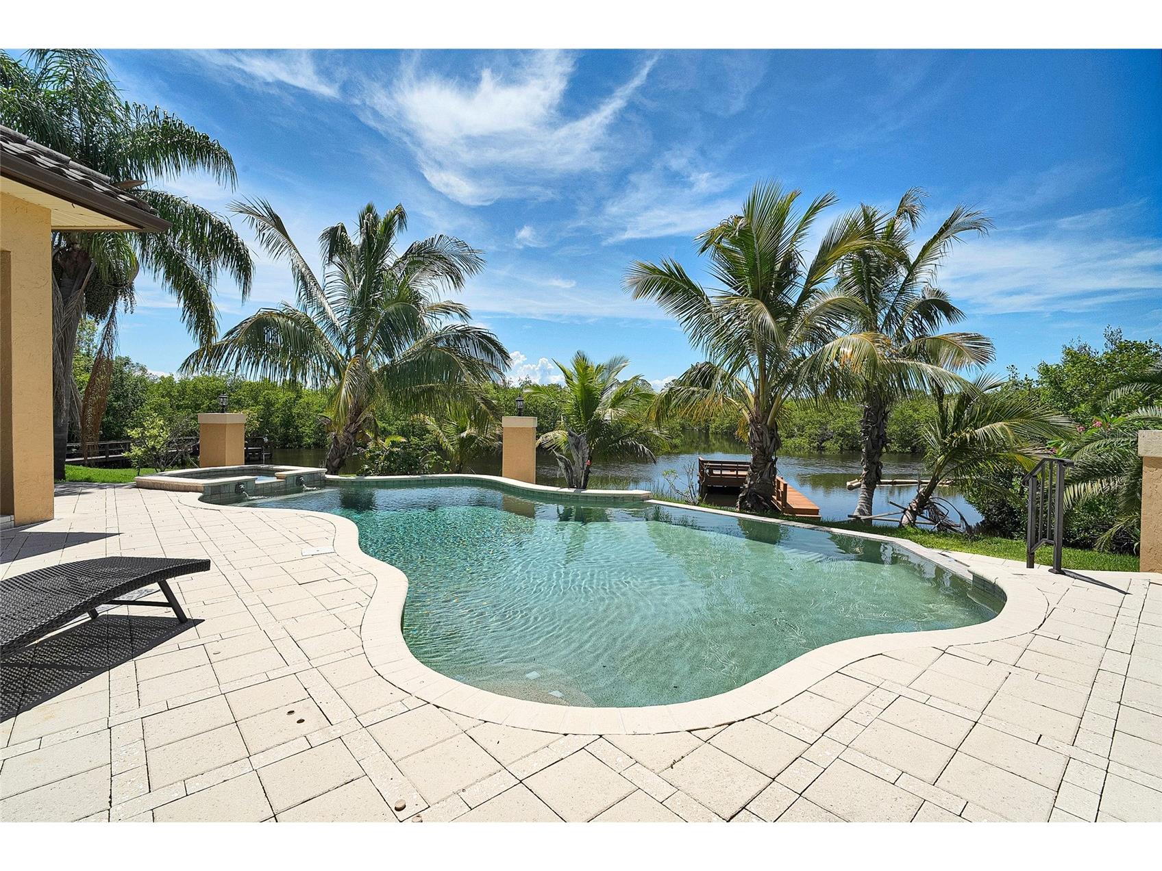 8707 Silverthorn Road Seminole FL 33777 TB8458414 image2