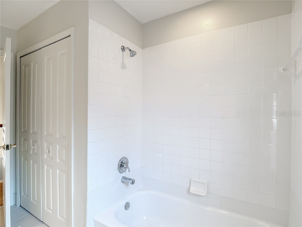 8708 Bay Laurel Court Tampa FL 33647 TB8451208 image58