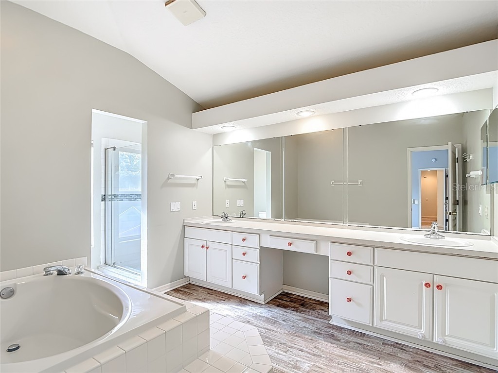 8708 Bay Laurel Court Tampa FL 33647 TB8451208 image71