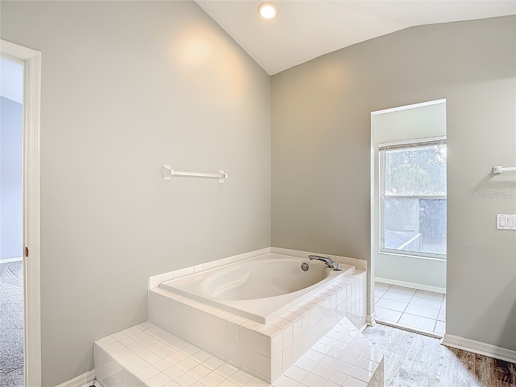 8708 Bay Laurel Court Tampa FL 33647 TB8451208 image72