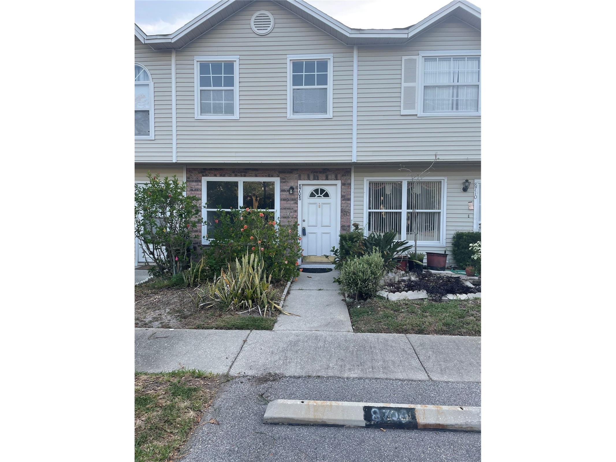 8708 Cobbler Place Tampa FL 33615 TB8390963 image1