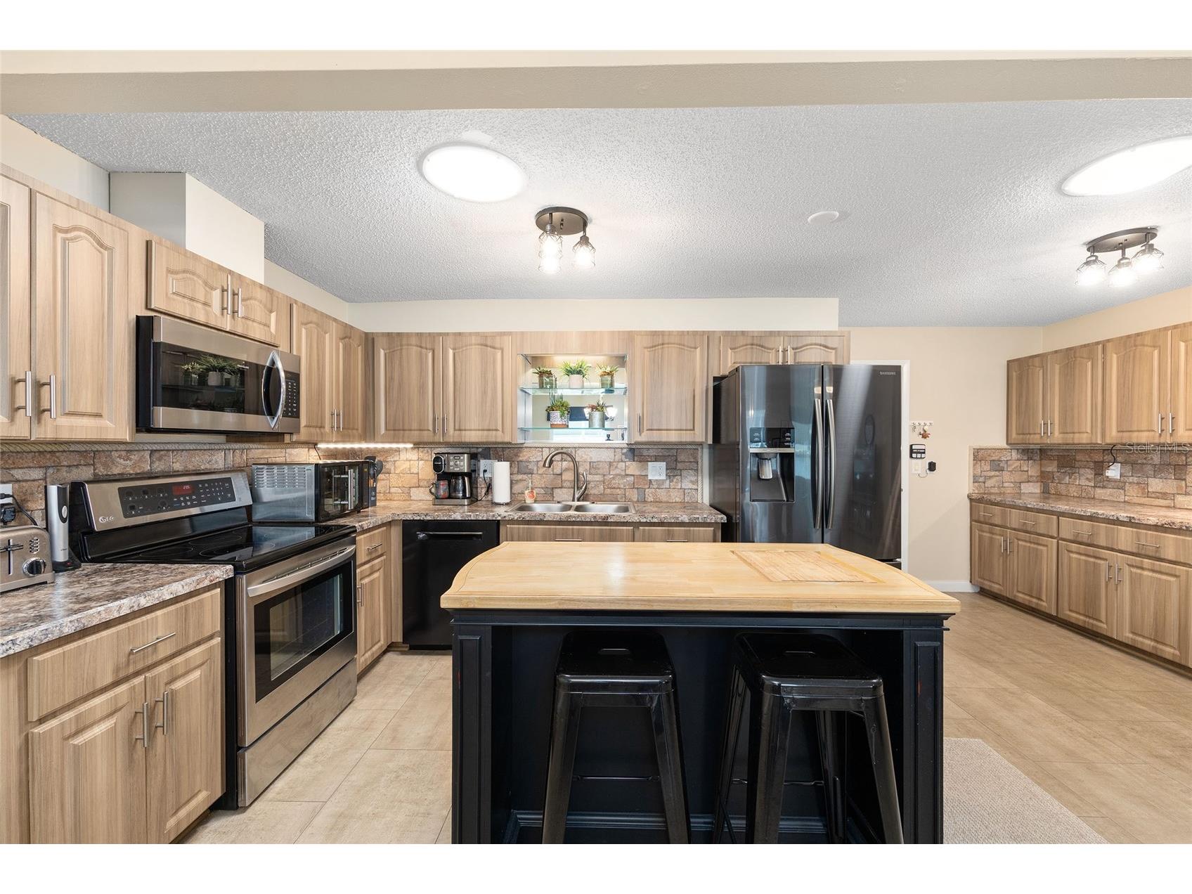 8708 SW 95th Lane #A Ocala FL 34481 OM719503 image24