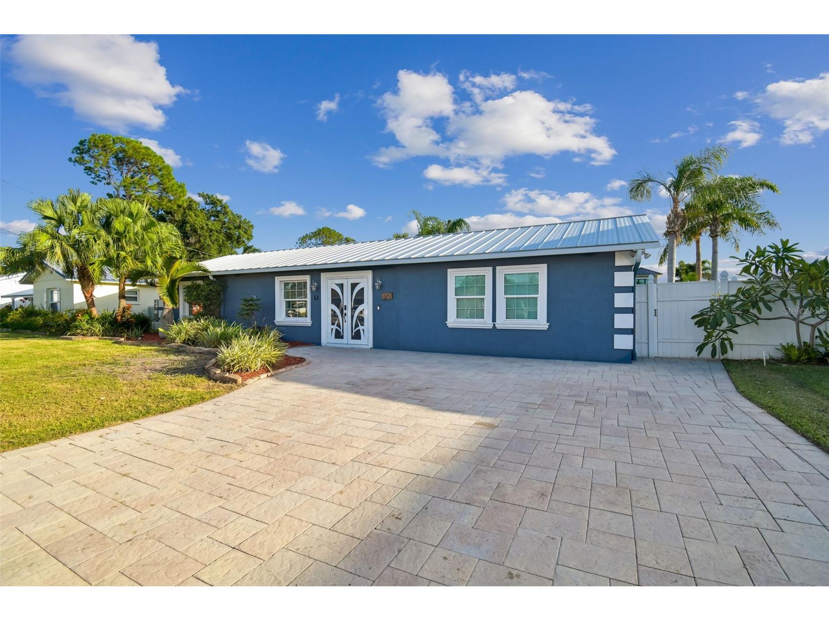 8708 Thornwood Lane Tampa FL 33615 TB8434985 image1